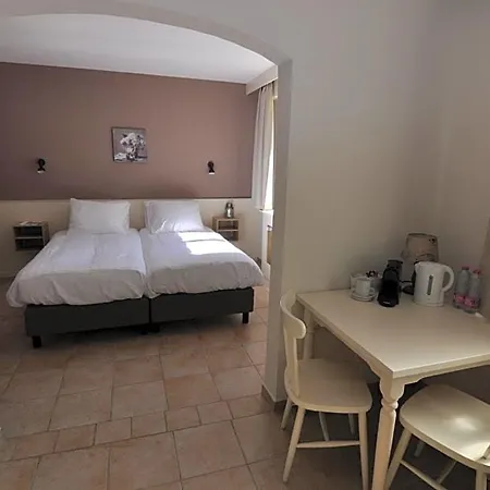 Et Table D'hotes Vie La Vie Bed and Breakfast 3*